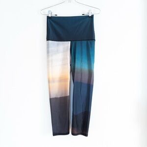 Emily Hsu Sunrise & Sunset Gradient Crop Leggings Workout Pants Medium